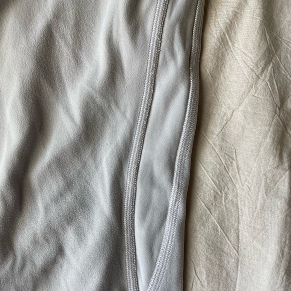 Lululemon Leggings 25” Light Lavender Double lined Align - Picture 4 of 9